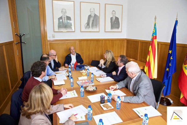 El Consejo Social de la Universidad de Alicante defiende la implantación del Grado de Medicina