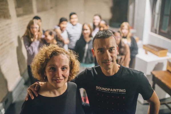 Soundpainting, o cómo hacer brotar la creatividad y la autoestima en los adolescentes mediante la improvisación musical