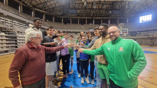 El Amics Castelló quiere sorprender a un titubeante Monbus Obradoiro