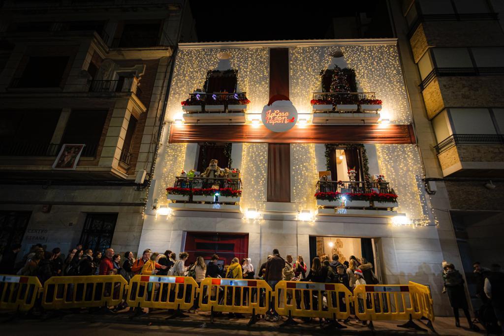 Burriana inaugura la Casa de Papá Noel, una de las atracciones navideñas más esperadas por los niños 