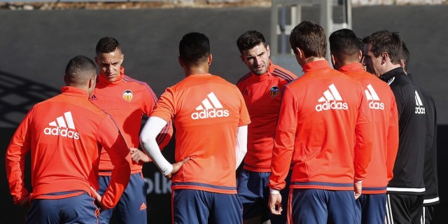 Enzo Pérez y Rodrigo apuntan al once ante el Granada