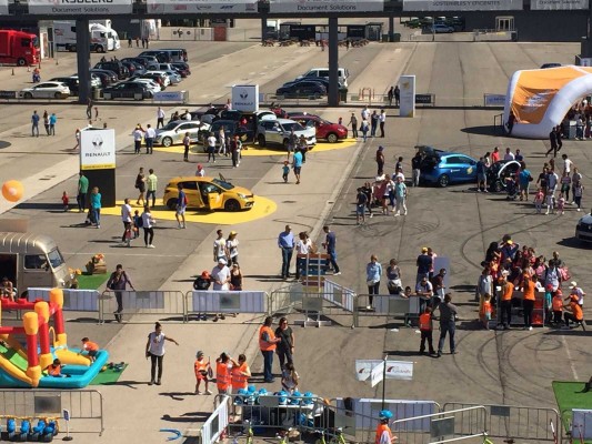 Más de 10.000 personas disfrutaron de la Renault Experience en el Circuito Valenciano Ricardo Tormo
