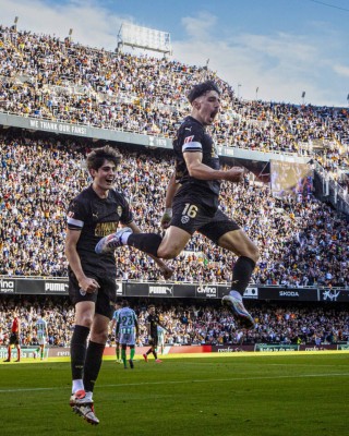 Diego López iguala su mejor registro anotador en liga

