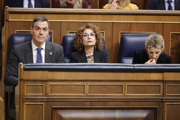 El Gobierno se compromete con ERC, Bildu y BNG a aprobar ya el decreto para prorrogar el gravamen energético