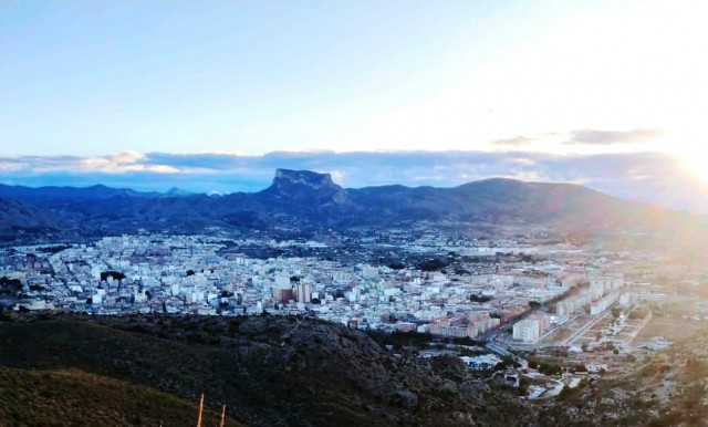 Elda consolida su crecimiento en 2024 y se acerca de nuevo a la barrera de los 54.000 habitantes 