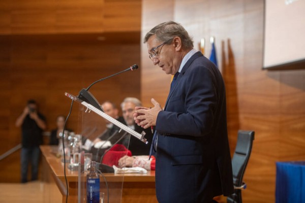I ara què fem? Fem foc o fugim?