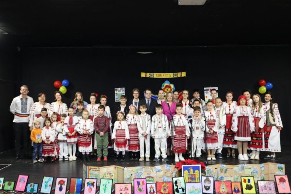 Rumanía y España se dan la mano en la Región: Acoramar divulga la cultura rumana en San Pedro