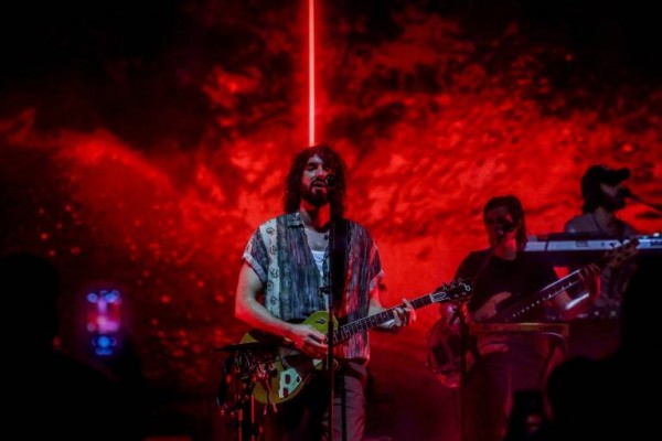 Los regalos navideños con nombres propios del Warm Up: Crystal Fighters, Mikel Izal y Sexy Zebras