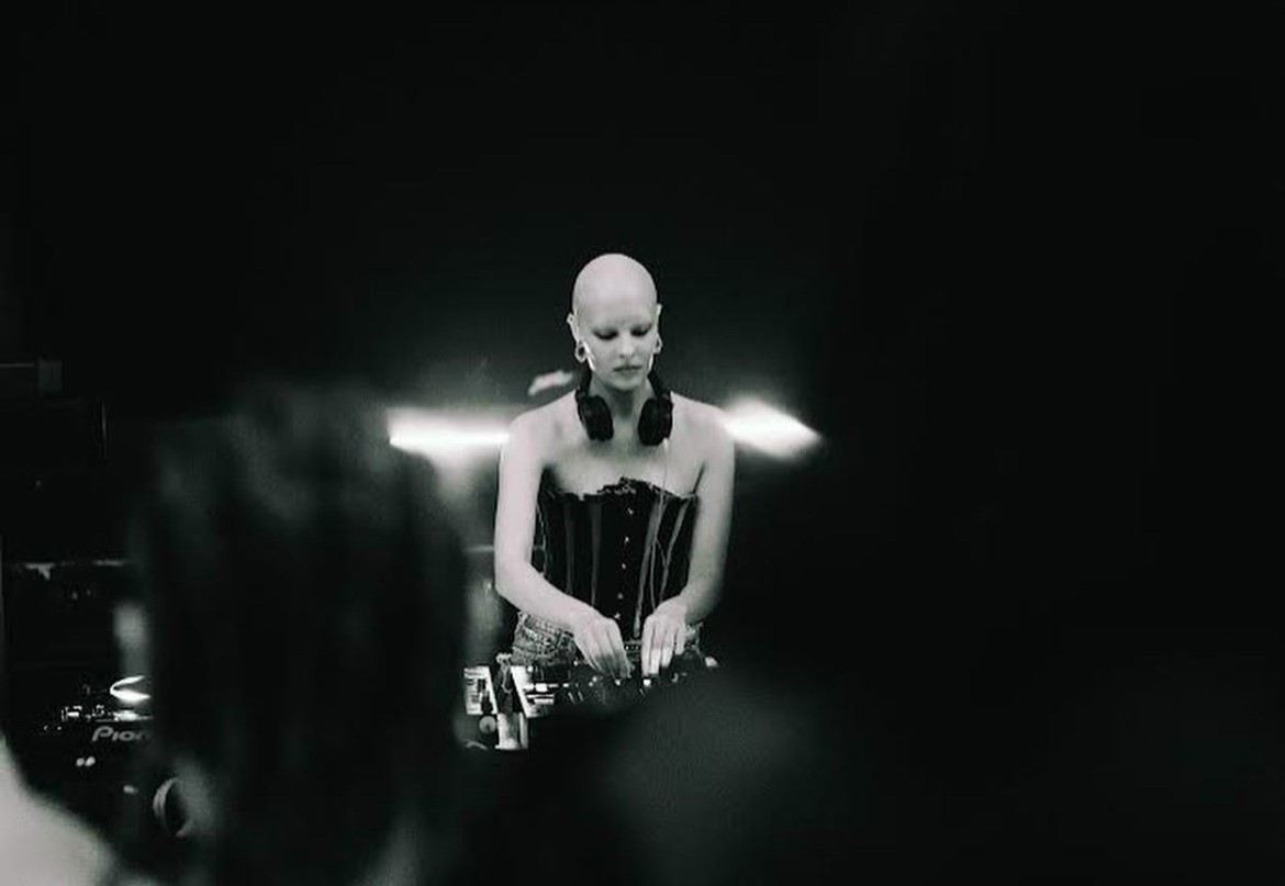 Jihane propone en el EACC un viaje experimental y multisensorial a través de la música electrónica