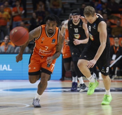 Un Valencia Basket de récord ‘aplasta’ a Cluj-Napoca