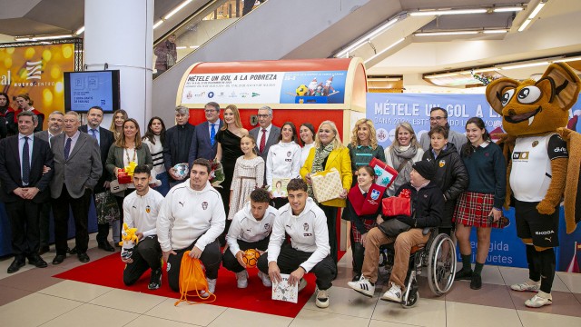 'Métele un gol a la pobreza' vuelve por Navidad para recoger juguetes para menores sin recursos