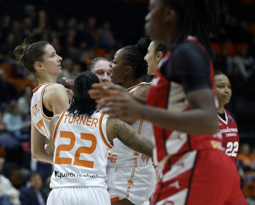 Valencia Basket aplaca a Zaragoza en la prórroga