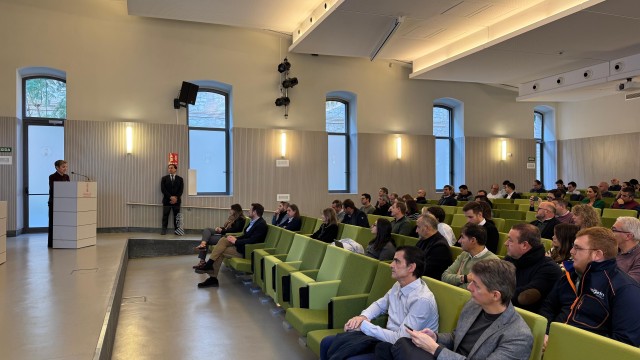 Industria presenta medidas para agilizar la tramitación administrativa de proyectos de energías renovables