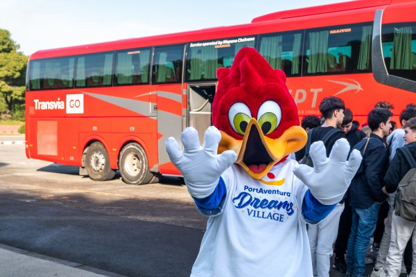 Más de 600 niños valencianos afectados por la Dana visitan PortAventura World de la mano del Grupo Transvia