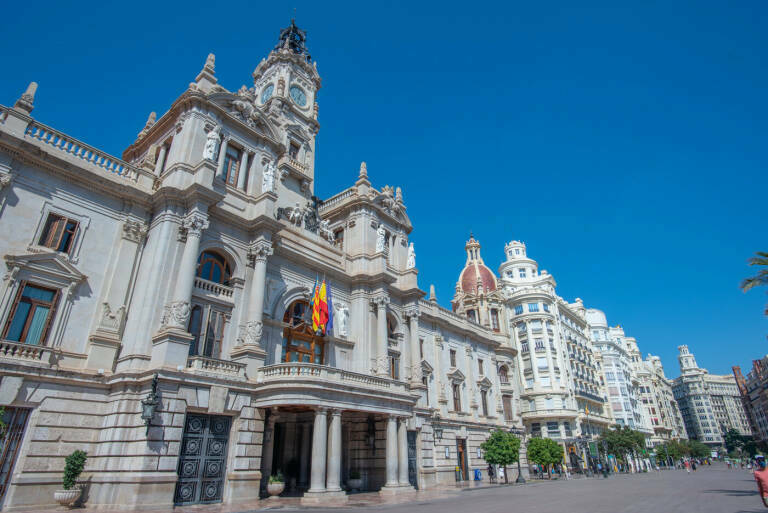València | PP y Vox acuerdan el cambio de nombre de la ciudad por Valencia/Valéncia