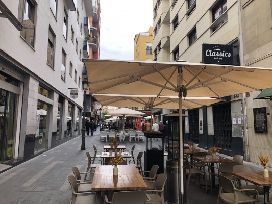 El sector del ocio da el paso e impugnará el recorte horario de las terrazas en Alicante