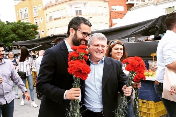 Aluvión de mensajes de apoyo y cariño en el PSOE hacia Vélez por su 