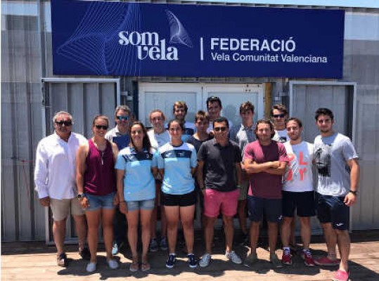La vela autonómica presenta su equipo de Alto Rendimiento