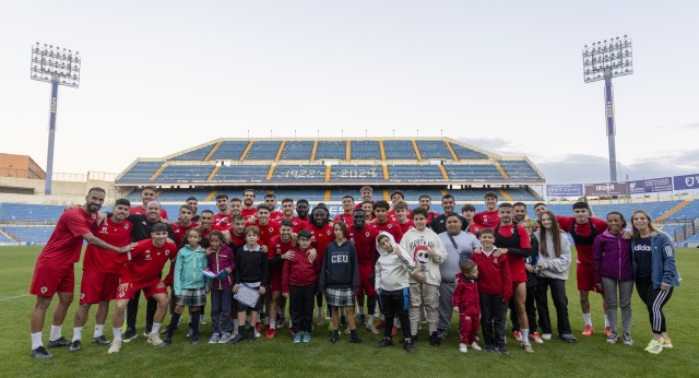 El Hospital Sant Joan d’Alacant y el Hércules CF hacen equipo contra la obesidad infantil