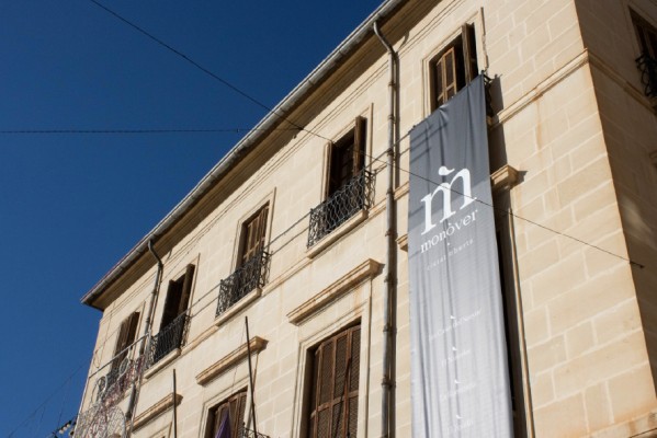 El Consell Escolar de Monòver rechaza la Ley de Libertad Educativa y el cierre del Cefire de Elda
