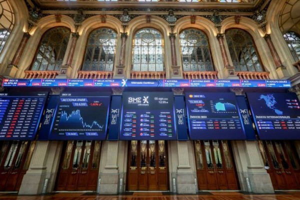 El Ibex 35 cae casi un 0,5% en la apertura, hasta los 11.721 puntos, con toda la atención en la Fed

