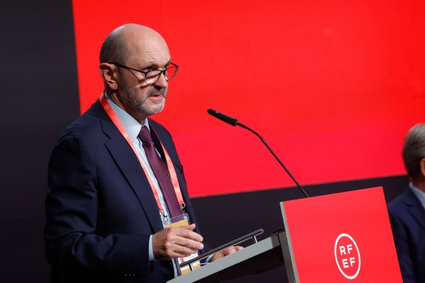 Rafael Louzán cumple el favoritismo y sale elegido nuevo presidente de la RFEF