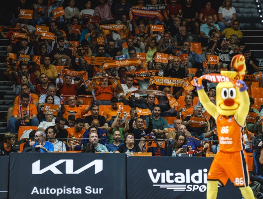Atracón de cuatro partidos en la Fonteta antes de Navidad
