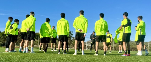 El Efesé visita al Granada este martes estando a ocho puntos de la salvación en Segunda División