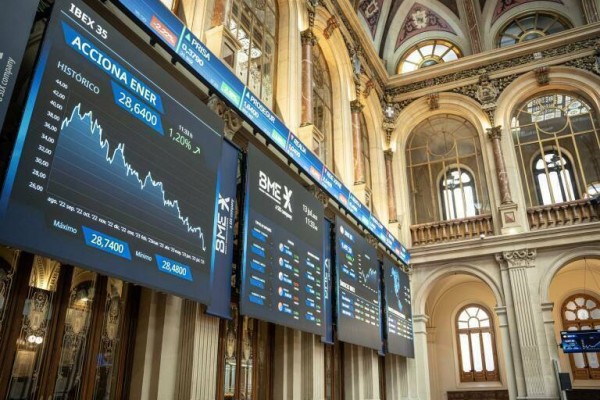 El Ibex 35 arranca la semana de la Fed por encima de los 11.700 puntos (-0,08%)
