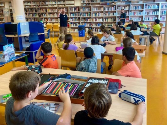 Un total de 1.350 centros educativos públicos de la Comunitat participarán en 'Biblioinnova't'