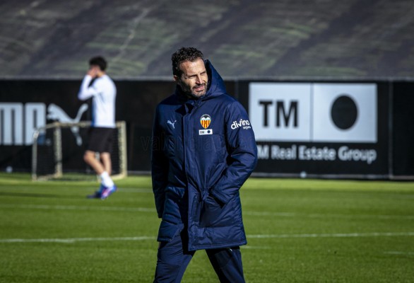 El Valencia CF alarga la agonía en el banquillo