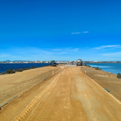 La Comunidad invierte 32.715 euros en renovar senderos y carriles bici en las Salinas de San Pedro