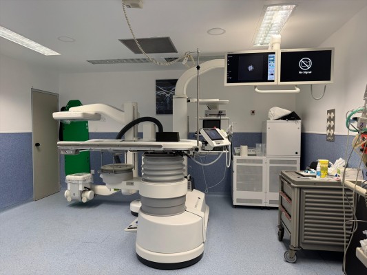 El Hospital Peset renueva los equipos de su unidad de litotricia con una 