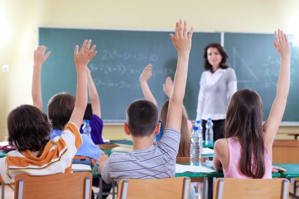El 39,2% de los alumnos más desfavorecidos en España logra buenos resultados académicos frente al 29,2% de la OCDE