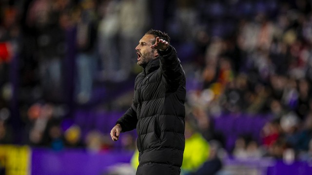 El Valencia CF analiza el futuro de Baraja en el banquillo