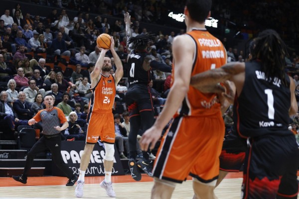 El Valencia Basket vuelve a liderar la ACB por primera vez desde que ganó la Liga en 2017
