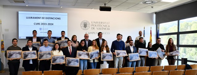 Empresas y entidades premian los mejores trabajos de estudiantes del Campus de Alcoy de la UPV