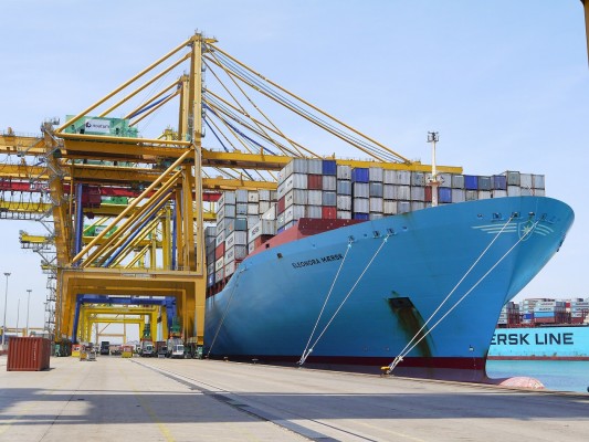 El hundimiento a mínimos del precio de los fletes marítimos apunta a un parón del comercio mundial