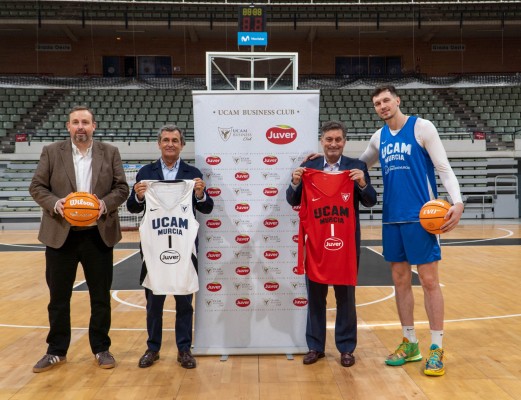 Rodions Kurucs afirma que el UCAM CB 