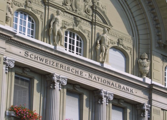 El Banco Nacional de Suiza sorprende con un recorte de tipos de 50 puntos básicos