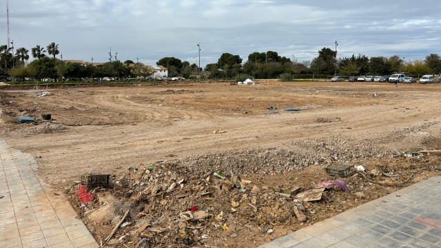 El Ayuntamiento de València reconstruirá en Sociópolis el campo de fútbol de La Torre arrasado por la Dana