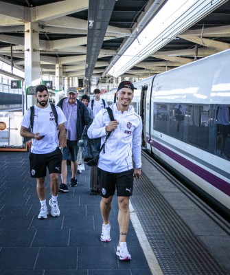 La plantilla del Valencia CF se reúne a comer a 48 horas del duelo directo en Valladolid
