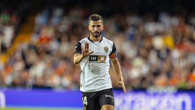 El Valencia CF debe volver a aprender a jugar sin Gayà en un momento muy delicado
