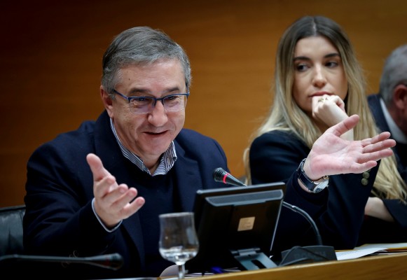 Rovira promete aprobar la próxima semana las ayudas a los sectores culturales tras las críticas 