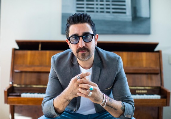 Alex Ubago hará una parada el 30 de mayo en la Sala Mamba de Murcia con su gira 'Galerna 2025' 
