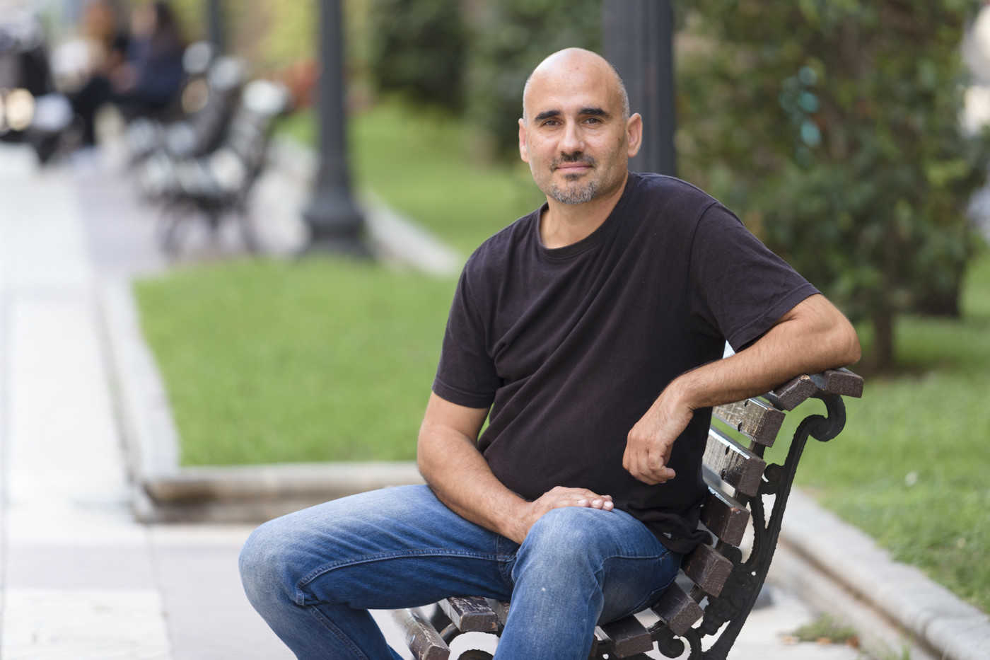 El coordinador de Esquerra Unida del País Valencia, David Rodríguez, en Alicante. Foto RAFA MOLINA - 