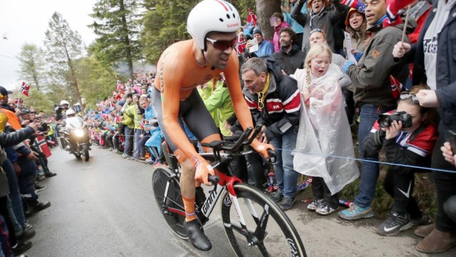 Tom Dumoulin, nuevo campeón del mundo de contrarreloj dando una exhibición en Bergen
