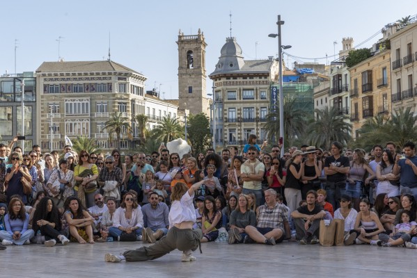 Dansa València busca artistas locales para completar su 'menú' de baile urbano