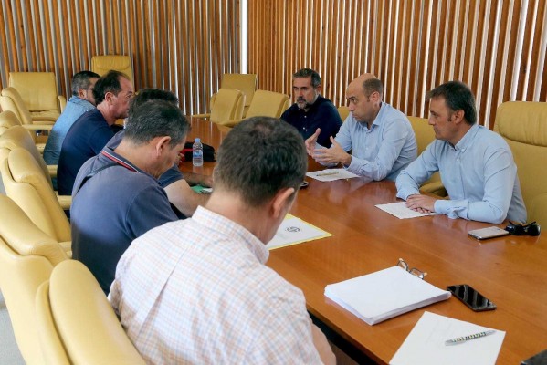 Guanyar estalla contra sus socios y reivindica su competencia sobre la contrata de la basura   