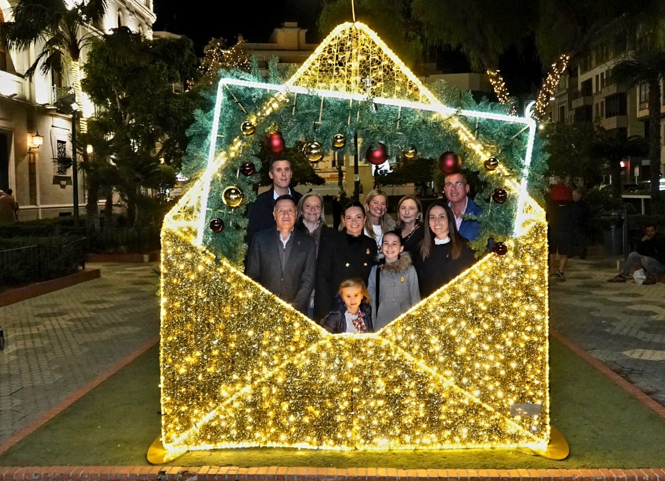 Burriana abre la Navidad con la magia de la Casa de Papá Noel y un renovado encendido de luces